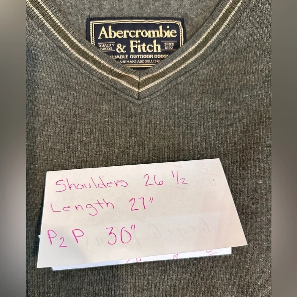 Vintage 90s Abercrombie & Fitch grey v-neck sweater. Size  XXL